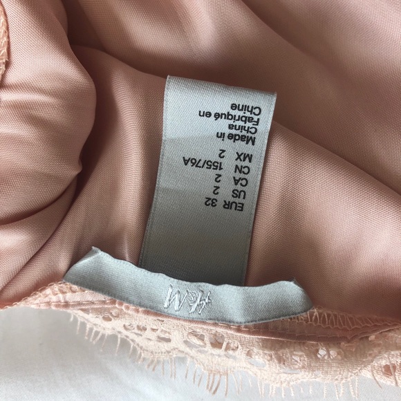 Beautiful silky H&M blouse (pink-nude) - Picture 5 of 5